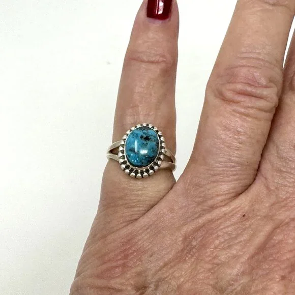Sterling Silver Ring Turquoise Oval Stone - Picture 2 of 6